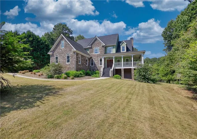 Photo 2 of Single family home for sale at 125 Costleys Brg Dr, Oxford, GA 30054 | MLS# 7835274 | Listing updated on 2026-09-18