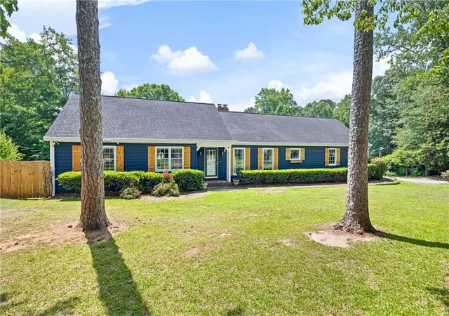 Photo 2 of Single family home for sale at 1563 Arden Dr Sw, Marietta, GA 30008 | MLS# 7824149 | Listing updated on 2026-09-10