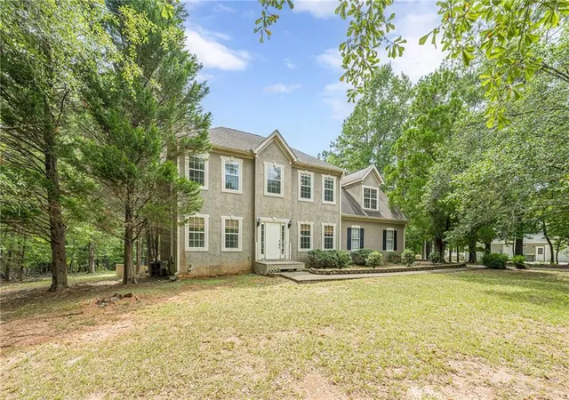 Photo 3 of Single family home for sale at 46 Enclave Ln, Newnan, GA 30263 | MLS# 7832906 | Listing updated on 2026-09-09