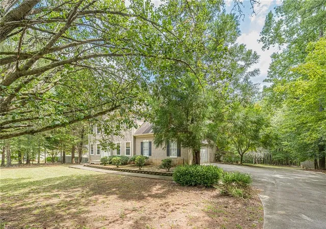 Photo 4 of Single family home for sale at 46 Enclave Ln, Newnan, GA 30263 | MLS# 7832906 | Listing updated on 2026-09-09