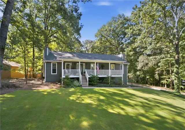 Photo 2 of Sale Pending at 2109 Winding Crk Ln Sw, Marietta, GA 30064 | MLS# 7839309 | Listing updated on 2026-10-03