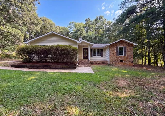 Photo 1 of Single family home for sale at 103 Saddlebrook Ct, La Grange, GA 30240 | MLS# 7832688 | Listing updated on 2026-09-09