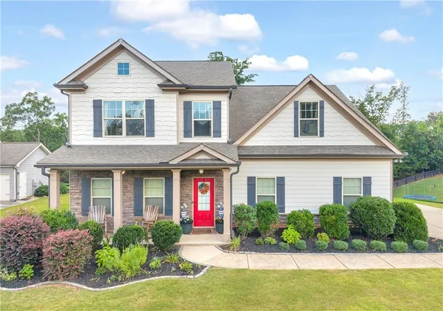 Photo 4 of Single family home for sale at 6490 Providence Lake Dr, Gainesville, GA 30506 | MLS# 7800407 | Listing updated on 2026-10-27