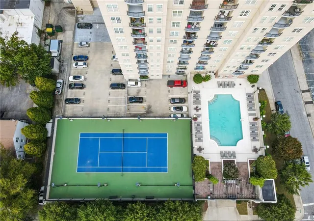 Listing Photo 2 - Condo for sale in building located at 325 E Paces Fry Rd Ne, Atlanta, GA 30305 - Unit #1704