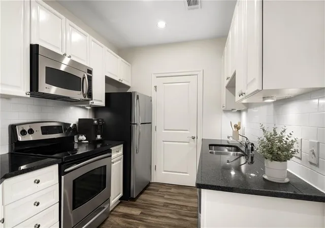 Photo 2 of Condo for sale at 325 E Paces Fry Rd NE #1704, Atlanta, GA 30305 | MLS# 7831821 | Listing updated on 2026-09-03