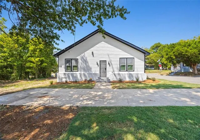 Photo 3 of Single family home for sale at 2652 Antioch Rd, Macon, GA 31206 | MLS# 7831970 | Listing updated on 2026-09-20