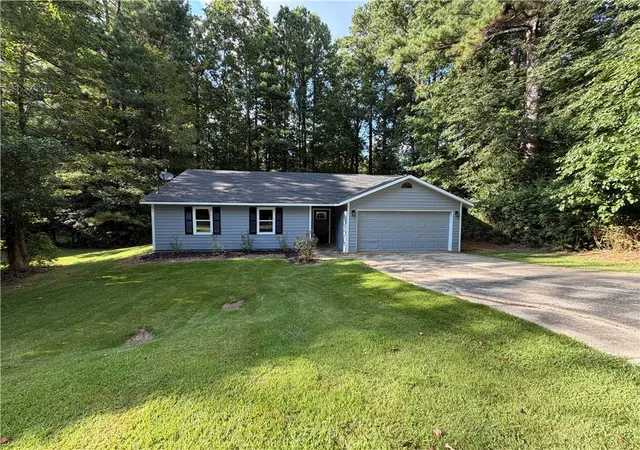 Photo 2 of Single family home for sale at 613 Blue Flag Ln, Fairburn, GA 30213 | MLS# 7831046 | Listing updated on 2026-09-02