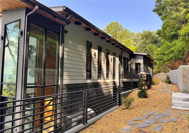 Photo 3 of Single family home for sale at 970 Lakeview Dr, Blue Ridge, GA 30513 | MLS# 7810834 | Listing updated on 2026-09-08