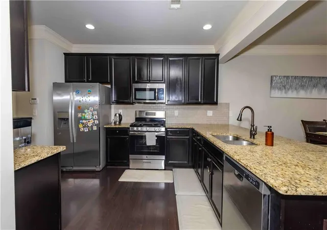 Photo 4 of Townhouse for sale at 11661 Davenport Ln, Johns Creek, GA 30005 | MLS# 7832703 | Listing updated on 2026-10-22