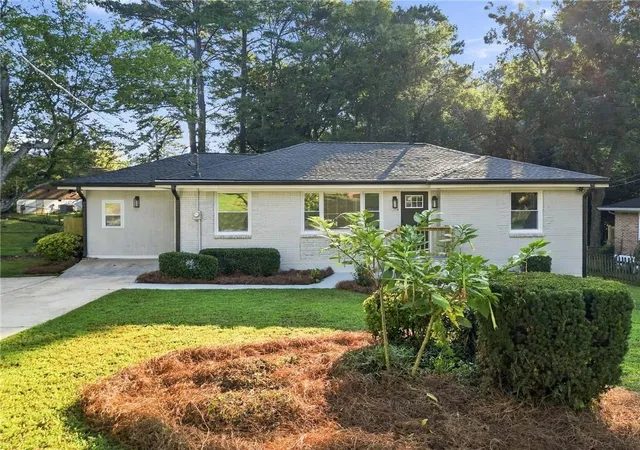 Photo 2 of Single family home for sale at 2162 Holly Hl Dr, Decatur, GA 30032 | MLS# 7840594 | Listing updated on 2026-09-21