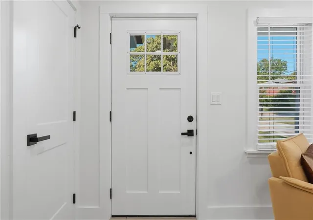 Photo 4 of Single family home for sale at 2162 Holly Hl Dr, Decatur, GA 30032 | MLS# 7840594 | Listing updated on 2026-09-21