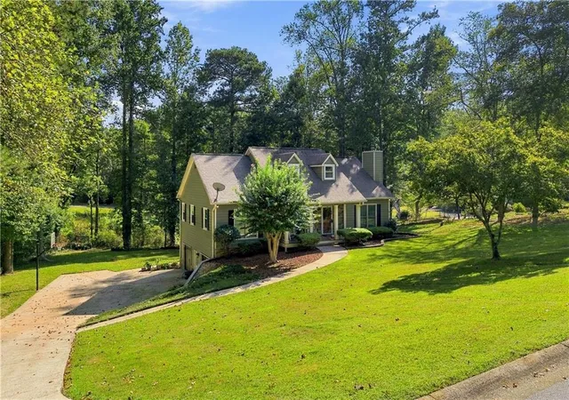 Photo 2 of Single family home for sale at 120 Mason Dr, Canton, GA 30115 | MLS# 7831977 | Listing updated on 2026-10-10