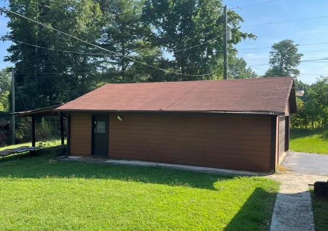 Photo 4 of Sale Pending at 3707 Thompson Ml Rd, Buford, GA 30519 | MLS# 7829457 | Listing updated on 2026-09-17