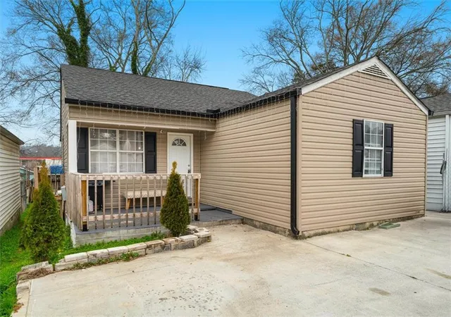 Photo 1 of Single family home for sale at 1411 Classic Chase Dr, Dalton, GA 30721 | MLS# 7830581 | Listing updated on 2026-09-02