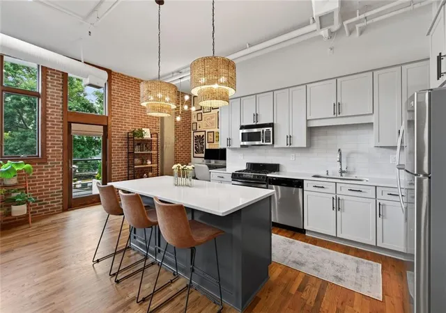 Photo 3 of Condo for sale at 640 Glen Iris Dr NE #312, Atlanta, GA 30308 | MLS# 7835379 | Listing updated on 2026-09-14