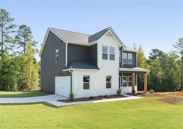 Photo 2 of Single family home for sale at 203 Orwell Dr, Social Circle, GA 30025 | MLS# 7830867 | Listing updated on 2026-09-16