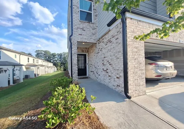 Photo 3 of Townhouse for sale at 1027 Sunny Lake Dr, Lawrenceville, GA 30043 | MLS# 7833101 | Listing updated on 2026-09-05