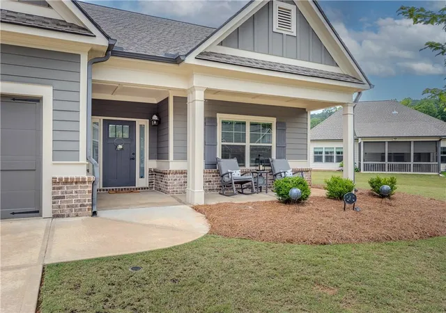 Photo 3 of Single family home for sale at 945 High Shl Dr, Monroe, GA 30655 | MLS# 7836447 | Listing updated on 2026-09-12