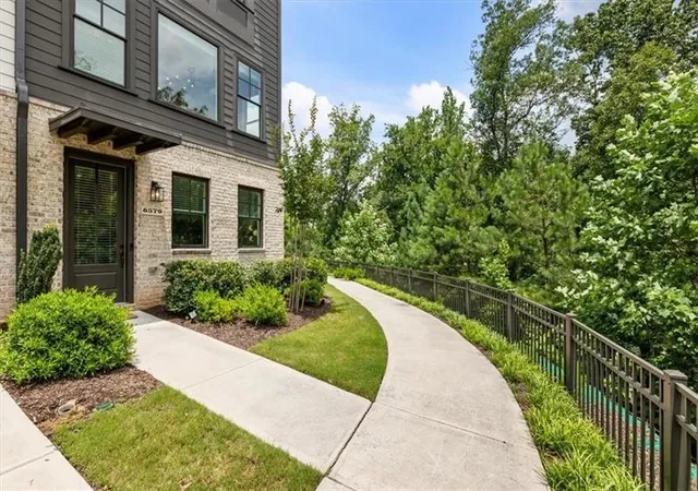 Photo 3 of Townhouse for sale at 6579 Beacon Dr #327, Sandy Springs, GA 30328 | MLS# 7831490 | Listing updated on 2026-10-30