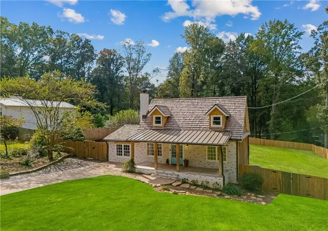 Photo 3 of Single family home for sale at 5495 Arrowhead Dr, Acworth, GA 30102 | MLS# 7856022 | Listing updated on 2026-10-27