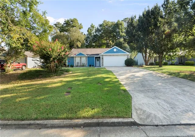 Photo 4 of Sale Pending at 10952 Morning Dove Dr, Hampton, GA 30228 | MLS# 7830432 | Listing updated on 2026-09-17