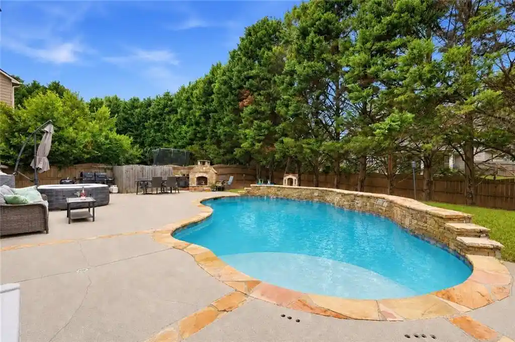 Photo 2 of Single family home for sale at 5165 Huntington Crst Ln, Cumming, GA 30040 | MLS# 7819108 | Listing updated on 2026-10-28