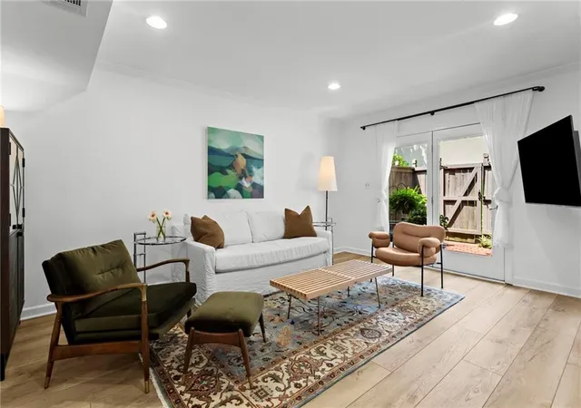 Photo 4 of Sale Pending at 59 Ivy Trl NE, Atlanta, GA 30342 | MLS# 7814659 | Listing updated on 2026-10-06