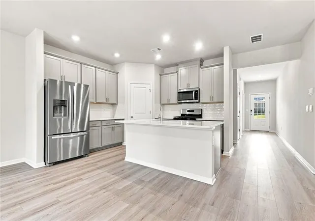 Photo 3 of Single family home for sale at 176 Meander Dr, Woodstock, GA 30188 | MLS# 7829562 | Listing updated on 2026-09-19