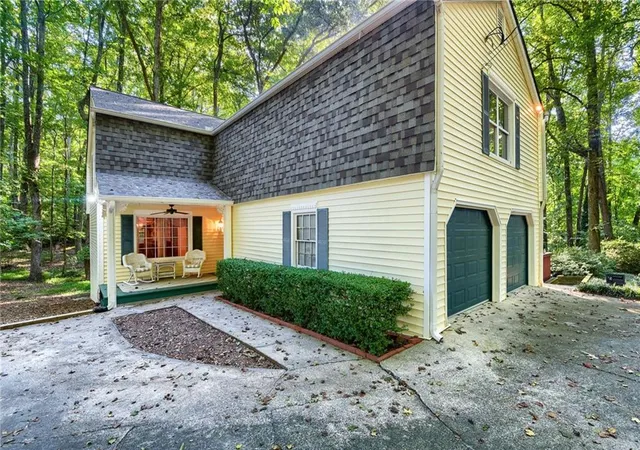 Photo 2 of Single family home for sale at 1996 Thomas Rd, Canton, GA 30115 | MLS# 7835438 | Listing updated on 2026-09-12