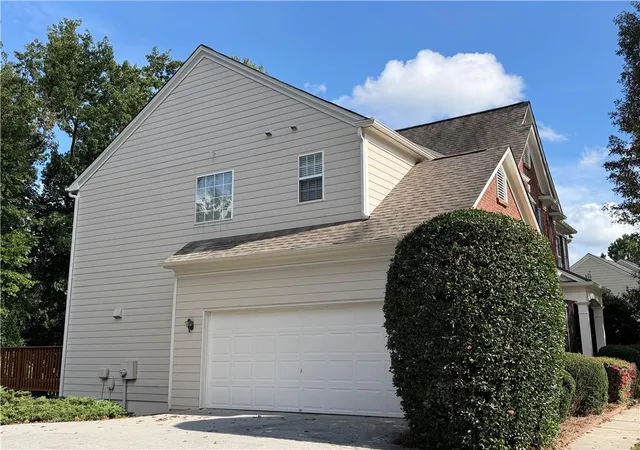 Photo 2 of Single family home for sale at 555 Midhurst Pl, Suwanee, GA 30024 | MLS# 7839946 | Listing updated on 2026-09-18