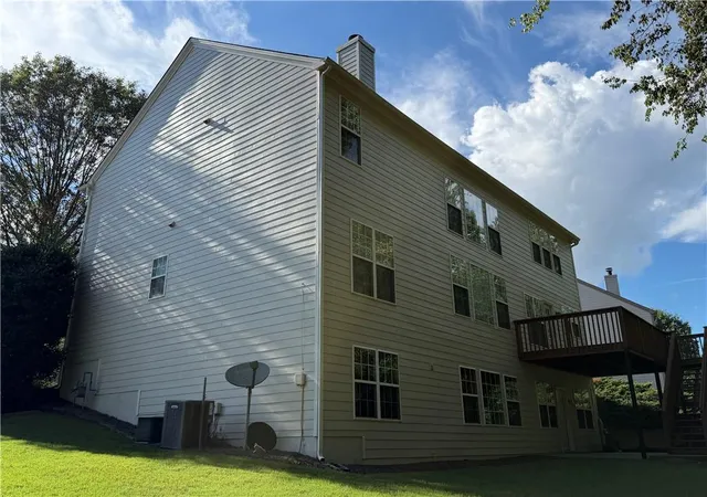 Photo 3 of Single family home for sale at 555 Midhurst Pl, Suwanee, GA 30024 | MLS# 7839946 | Listing updated on 2026-09-18