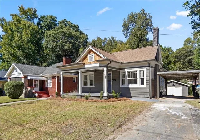 Photo 3 of Single family home for sale at 885 Rose Cir SW, Atlanta, GA 30310 | MLS# 7858778 | Listing updated on 2026-10-24