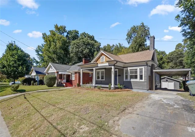 Photo 4 of Single family home for sale at 885 Rose Cir SW, Atlanta, GA 30310 | MLS# 7858778 | Listing updated on 2026-10-24