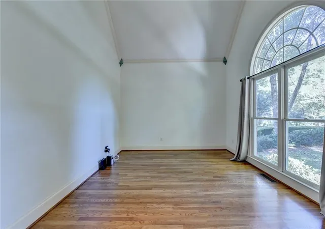Photo 4 of Single family home for sale at 4390 Laurel Grv Tr, Suwanee, GA 30024 | MLS# 7836019 | Listing updated on 2026-10-08