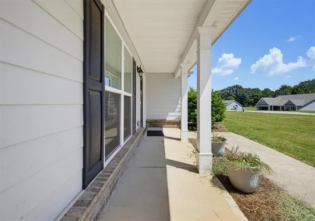 Photo 3 of Single family home for sale at 62 Windrow Trl, Statham, GA 30666 | MLS# 7834564 | Listing updated on 2026-09-09