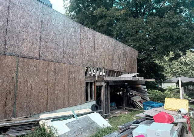 Photo 4 of Sale Pending at 491 Center Hl Ave NW, Atlanta, GA 30318 | MLS# 7847802 | Listing updated on 2026-10-27