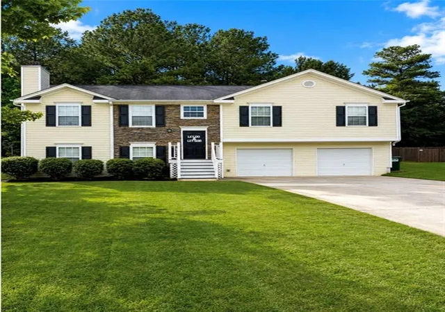 Photo 2 of Single family home for sale at 280 Bridgestone Ln, Douglasville, GA 30134 | MLS# 7832127 | Listing updated on 2026-09-04