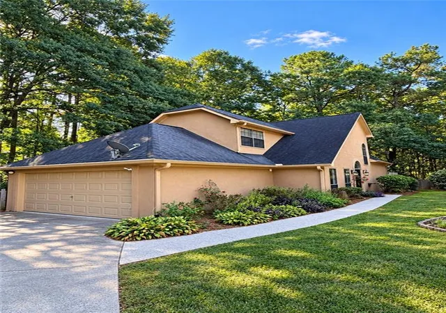 Photo 2 of Single family home for sale at 270 Sweetwater Tr, Roswell, GA 30076 | MLS# 7835624 | Listing updated on 2026-10-09