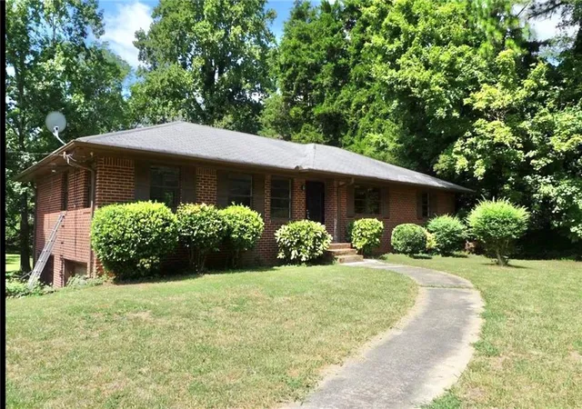 Photo 1 of Sale Pending at 2808 Benjamin E Mays Dr, Atlanta, GA 30311 | MLS# 7839162 | Listing updated on 2026-09-30