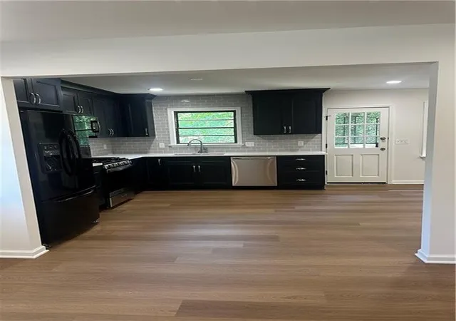 Photo 2 of Sale Pending at 2808 Benjamin E Mays Dr, Atlanta, GA 30311 | MLS# 7839162 | Listing updated on 2026-09-30