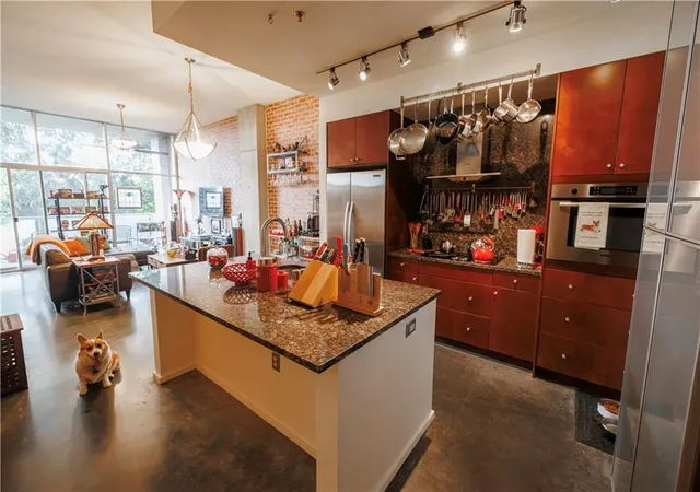 Photo 3 of Condo for sale at 130 Arizona Ave Ne #305, Atlanta, GA 30307 | MLS# 7838867 | Listing updated on 2026-09-26