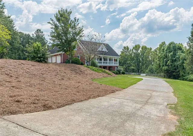 Photo 3 of Single family home for sale at 5335 N Helton Rd, Winston, GA 30187 | MLS# 7832941 | Listing updated on 2026-09-05