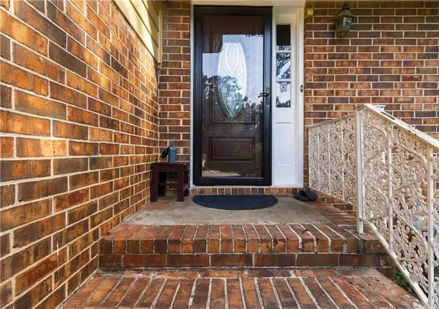 Photo 3 of Sale Pending at 4348 Executive Dr, Stone Mountain, GA 30083 | MLS# 7837005 | Listing updated on 2026-09-22