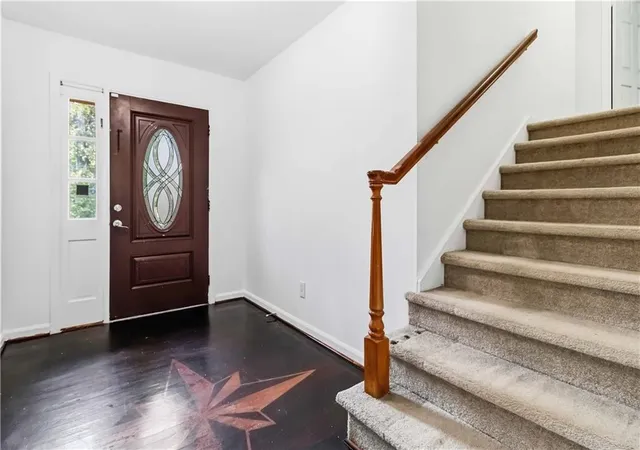 Photo 4 of Sale Pending at 4348 Executive Dr, Stone Mountain, GA 30083 | MLS# 7837005 | Listing updated on 2026-09-22