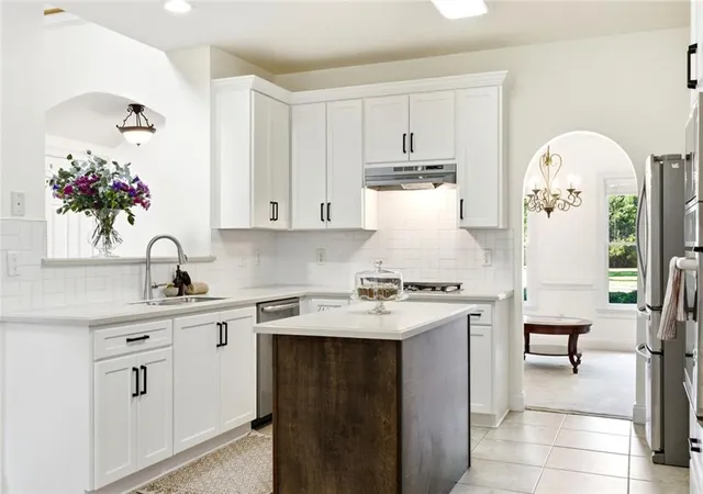 Photo 3 of Sale Pending at 2010 Carithers Dr, Marietta, GA 30064 | MLS# 7843929 | Listing updated on 2026-10-06