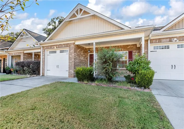 Photo 3 of Townhouse for sale at 6832 Tara Oaks Dr, Riverdale, GA 30274 | MLS# 7859294 | Listing updated on 2026-10-27