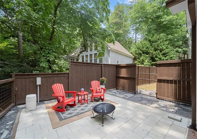 Photo 3 of Single family home for sale at 7135 Haw Crk Pl, Gainesville, GA 30506 | MLS# 7780867 | Listing updated on 2026-09-15