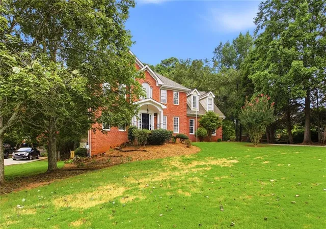 Photo 3 of Sale Pending at 2341 Weatherstone Cir Se, Conyers, GA 30094 | MLS# 7832381 | Listing updated on 2026-09-17