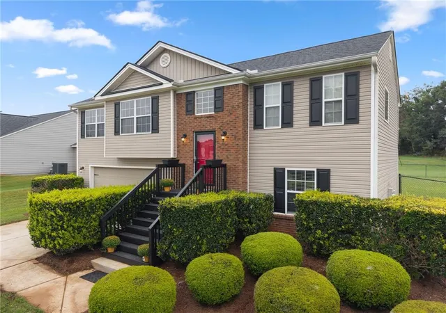 Photo 1 of Sale Pending at 1104 Hummingbird Way, Winder, GA 30680 | MLS# 7833602 | Listing updated on 2026-09-28