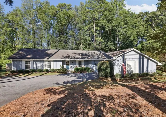 Photo 1 of Single family home for sale at 2862 Dunnington Cir, Atlanta, GA 30341 | MLS# 7855062 | Listing updated on 2026-10-24